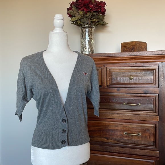 HOLLISTER Cropped Gray Cardigan Sweater, Grey Cropped Cardigan, Cotton, Medium - Picture 2 of 10